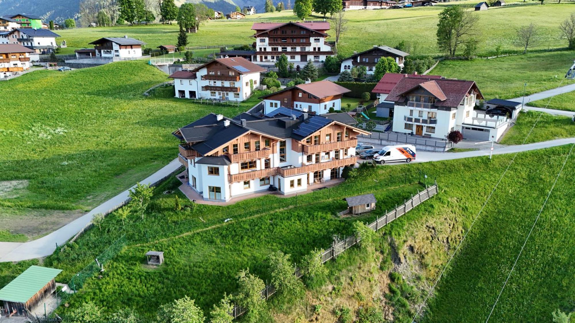 שלאדמינג La Montana - Ski & Hiking Lodge מראה חיצוני תמונה